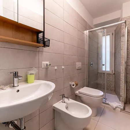 Apartment Luca Flat - Tiburtina Train Station & Wi-fi