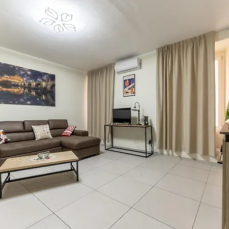 Luca Flat - Tiburtina Train Station & Wi-fi